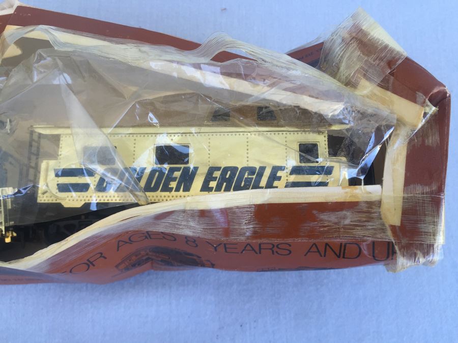 TYCO Golden Eagle HO Scale Electric Train Set In Original Packaging But Packaging Is Damaged [Photo 3]