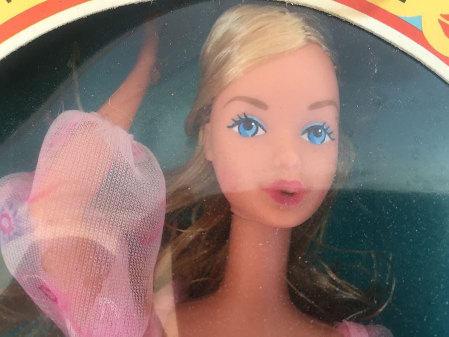 Kissing Barbie New In Box (Box Has Some Damage) Mattel 1978 [Photo 3]