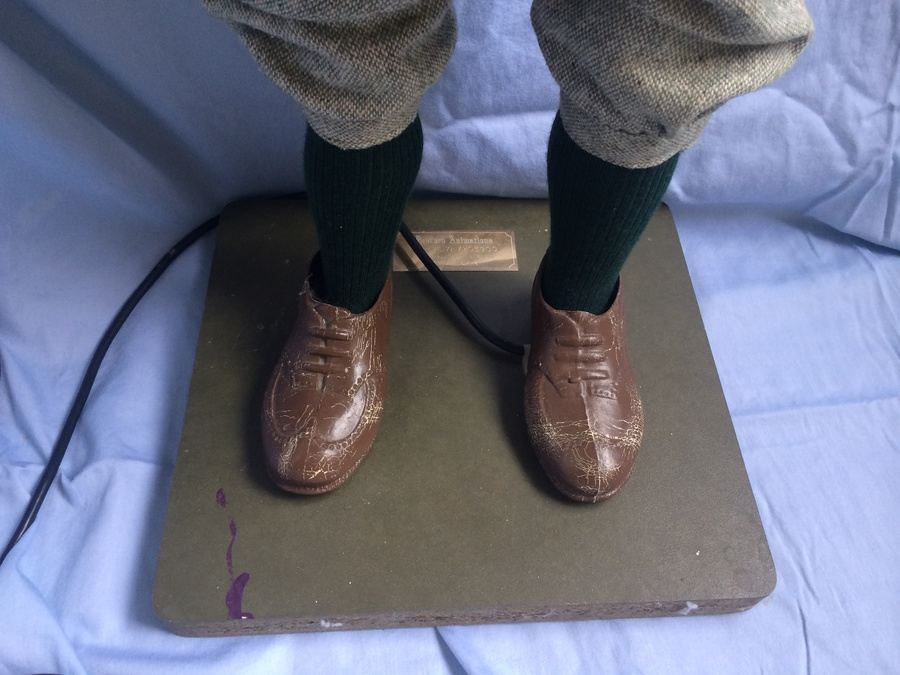 Mechanical Automaton English Rifle Shotgun Animated Store Display [Photo 5]