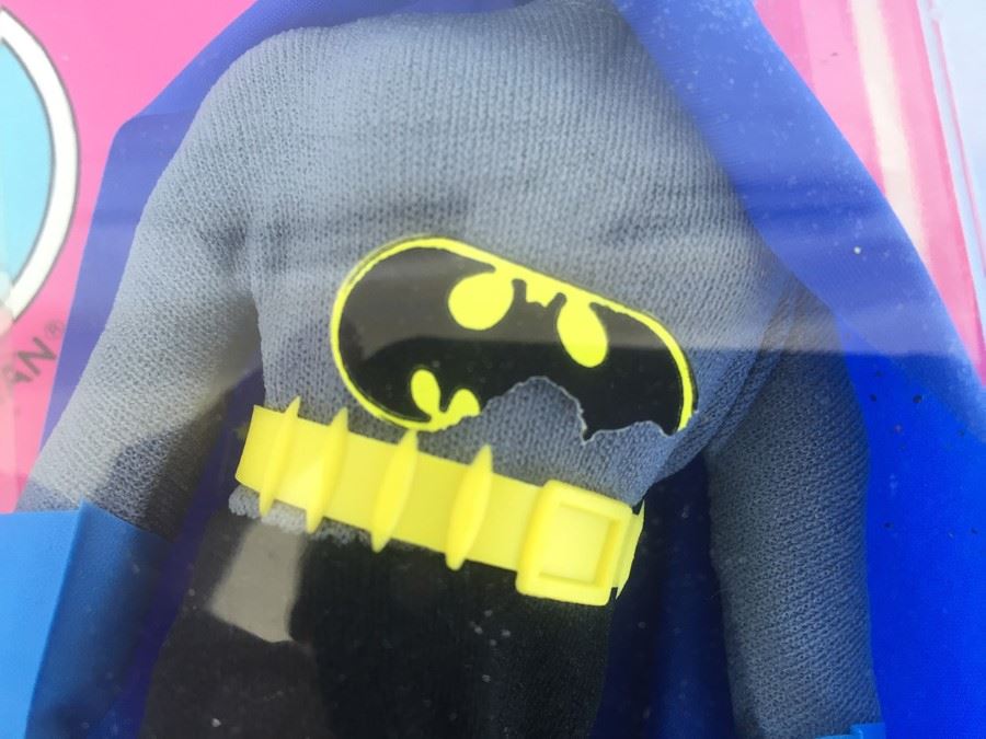 Batman 8 Inch Action Figure Mego New On Card 1977 [Photo 3]