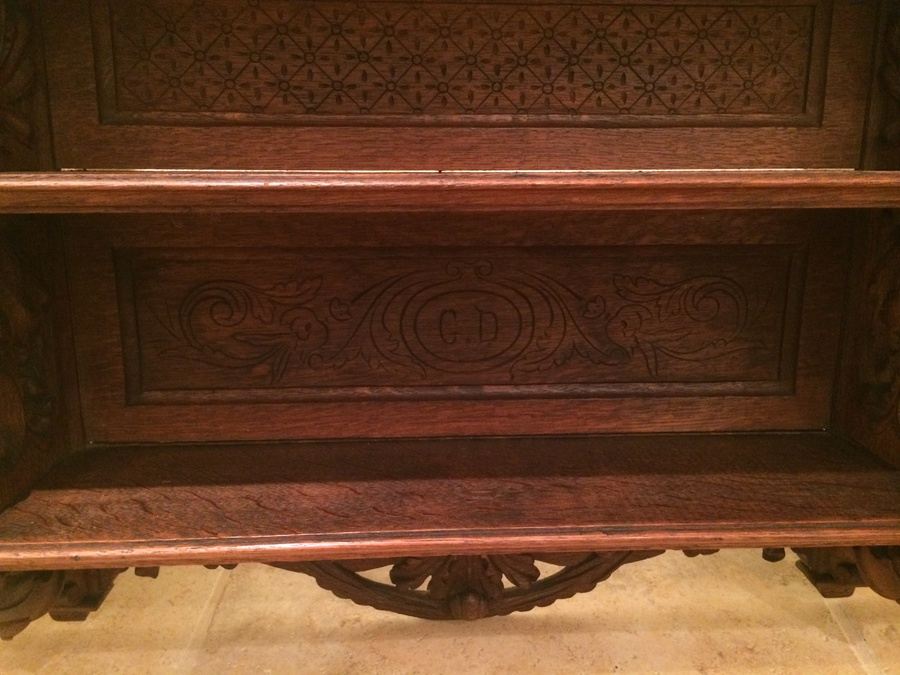 3-Tier Wall Mounted Hand-Carved Shelf [Photo 4]