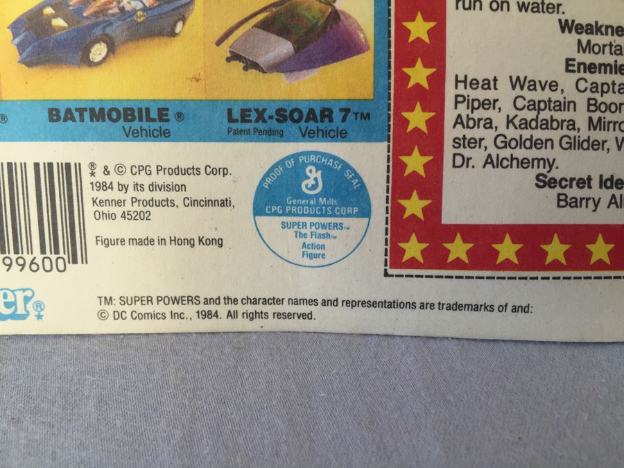 The FLASH Super Powers Collection Kenner New On Card Free Comic Book 1984 [Photo 7]