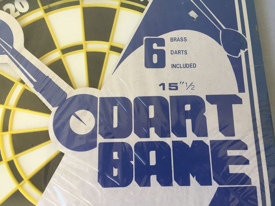 BULLSEYE Poster Target Set Placo Toys 1980 And Dart Game New In Box [Photo 7]