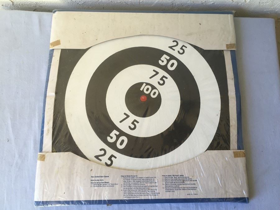 BULLSEYE Poster Target Set Placo Toys 1980 And Dart Game New In Box [Photo 8]