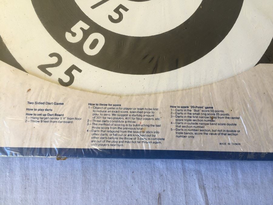 BULLSEYE Poster Target Set Placo Toys 1980 And Dart Game New In Box [Photo 9]