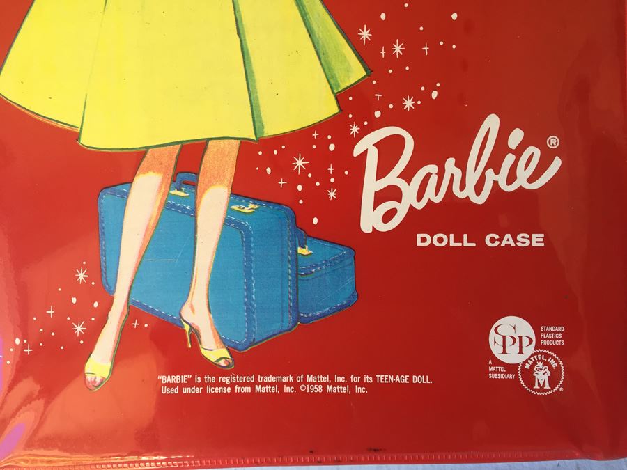 Red Barbie Doll Case 1958 With Barbie Clothes And Accessories Mattel [Photo 6]