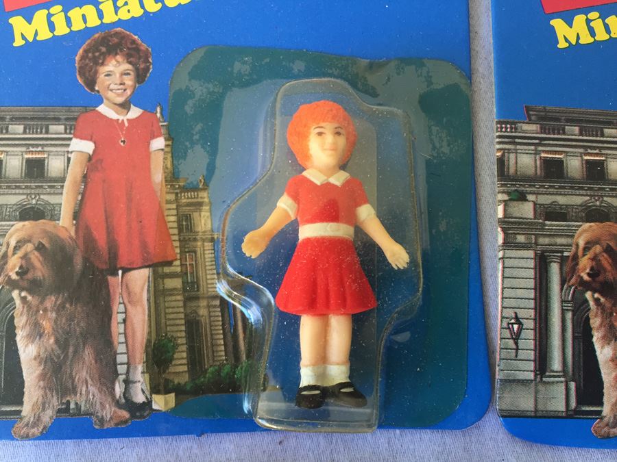 (12) Annie Miniatures Action Figures Dolls New On Card Knickerbocker Toys  [Photo 3]