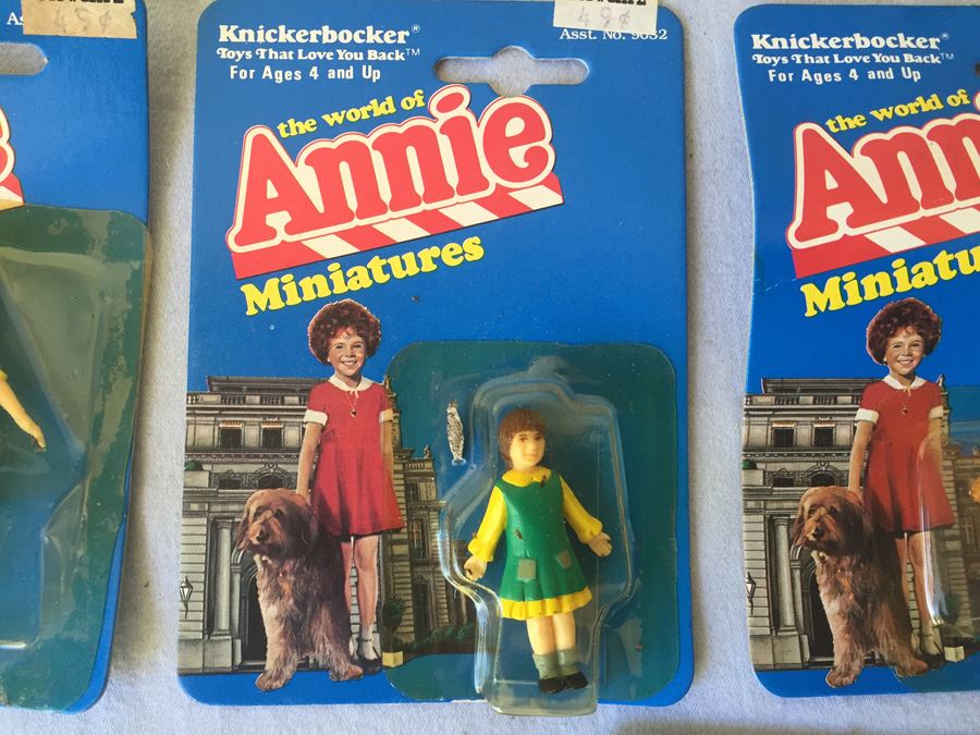 (12) Annie Miniatures Action Figures Dolls New On Card Knickerbocker Toys  [Photo 10]