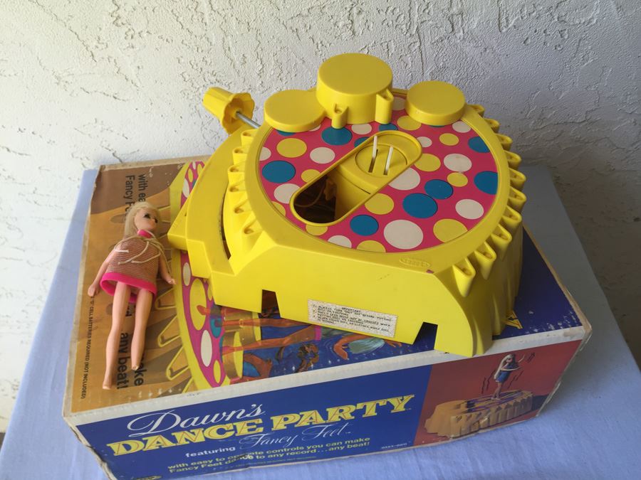 Dawn's Dance Party Featuring Fancy Feet In Box Topper Toys 1971 NOTE Dawn's Foot Is Broken [Photo 3]