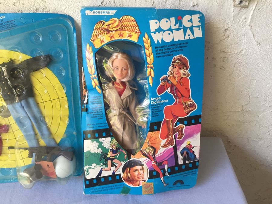 Police Woman Angie Dickinson Horsman Doll New In Box And Race Against Time Clothes And Accessories 1976 [Photo 2]