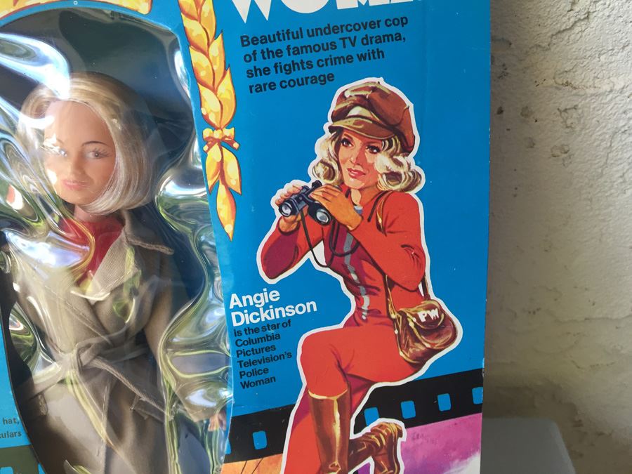 Police Woman Angie Dickinson Horsman Doll New In Box And Race Against Time Clothes And Accessories 1976 [Photo 7]