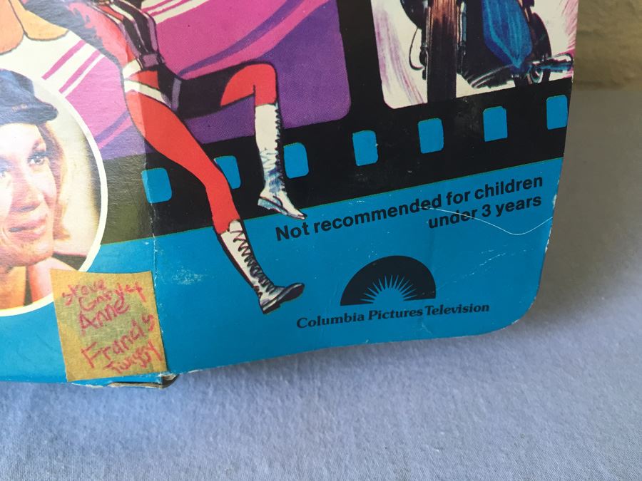 Police Woman Angie Dickinson Horsman Doll New In Box And Race Against Time Clothes And Accessories 1976 [Photo 9]