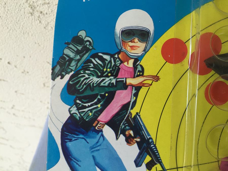 Police Woman Angie Dickinson Horsman Doll New In Box And Race Against Time Clothes And Accessories 1976 [Photo 13]