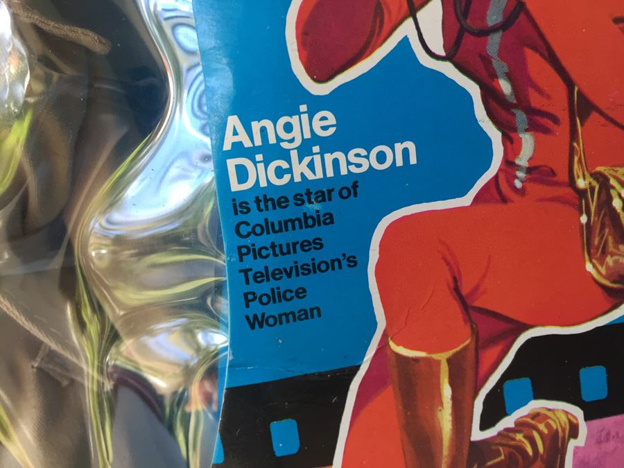Police Woman Angie Dickinson Horsman Doll New In Box And Race Against Time Clothes And Accessories 1976 [Photo 8]