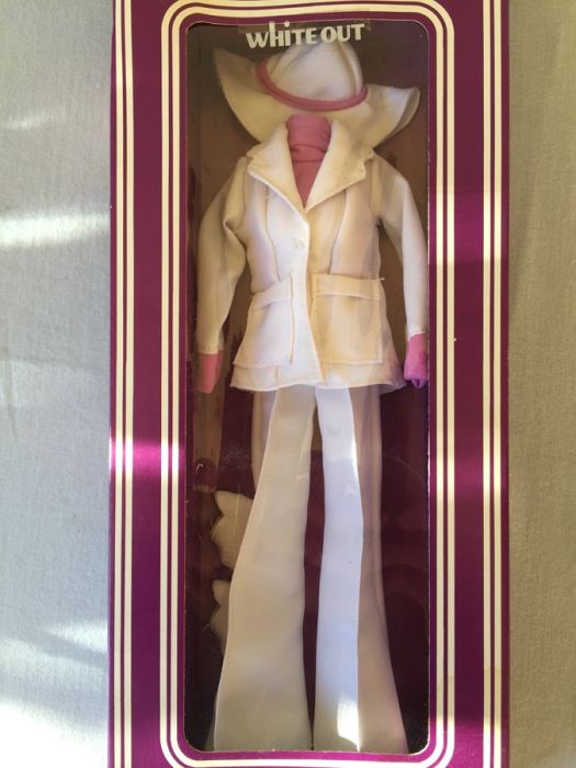 CHER Designer Collection Mego Designed By Bob Mackie White Out 1976 [Photo 5]