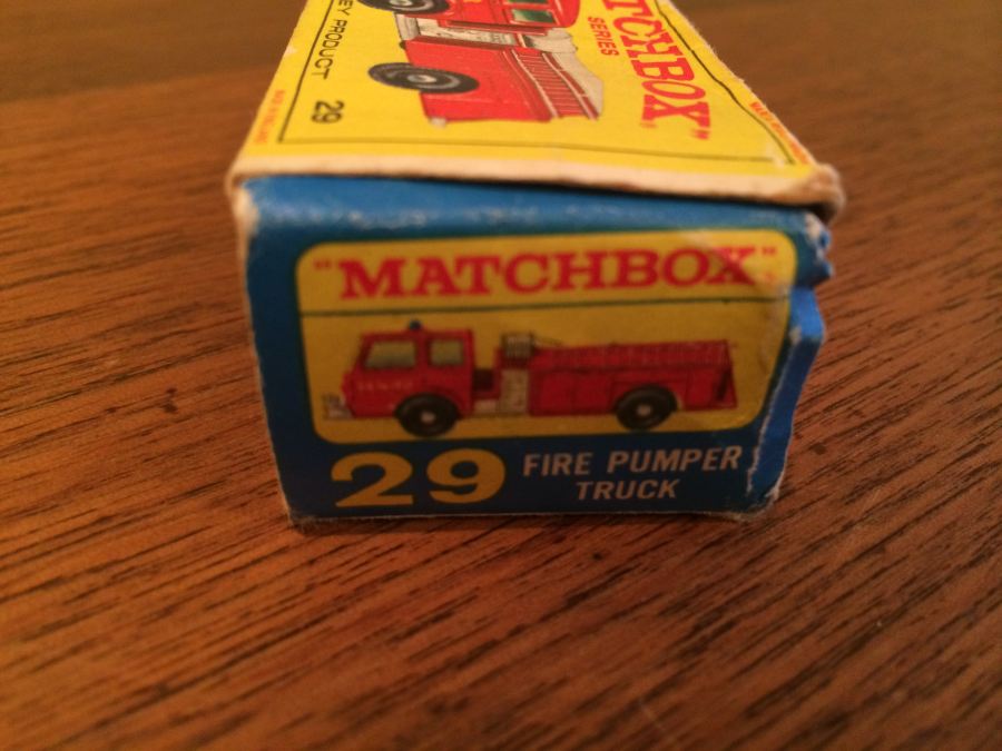 Matchbox Lesney 29 Fire Pumper Truck [Photo 2]