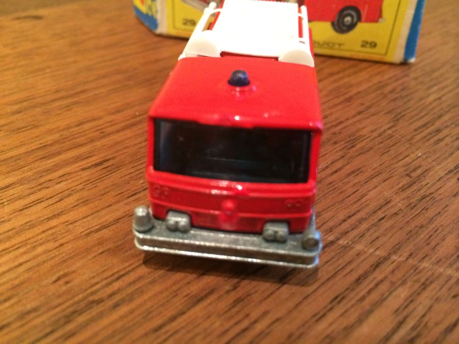 Matchbox Lesney 29 Fire Pumper Truck [Photo 6]