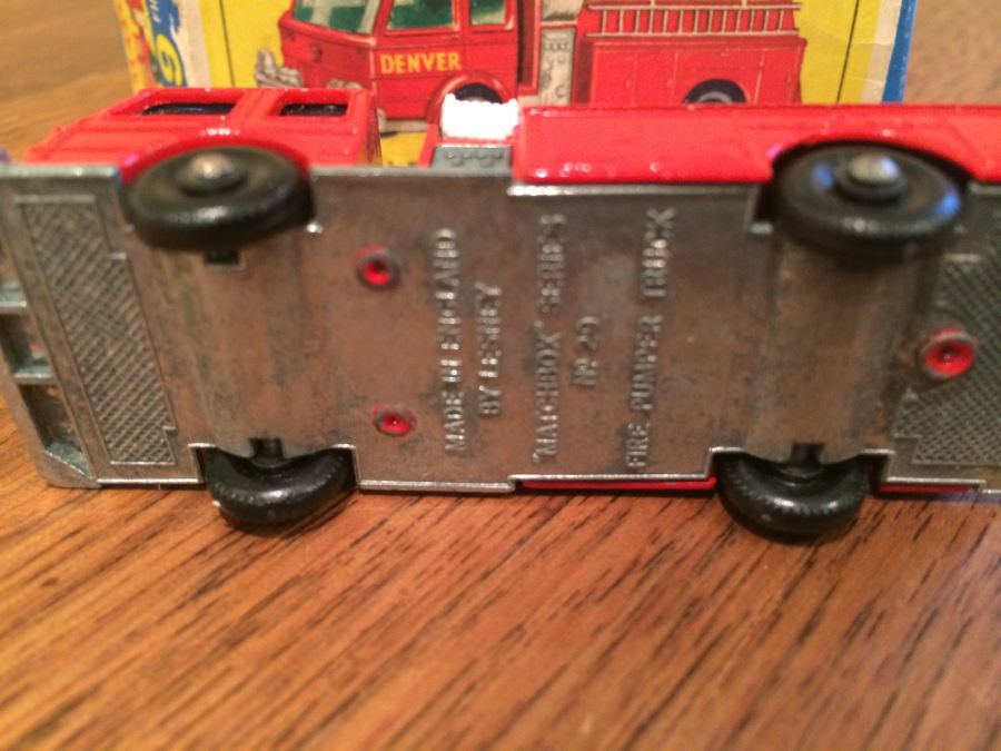 Matchbox Lesney 29 Fire Pumper Truck [Photo 9]