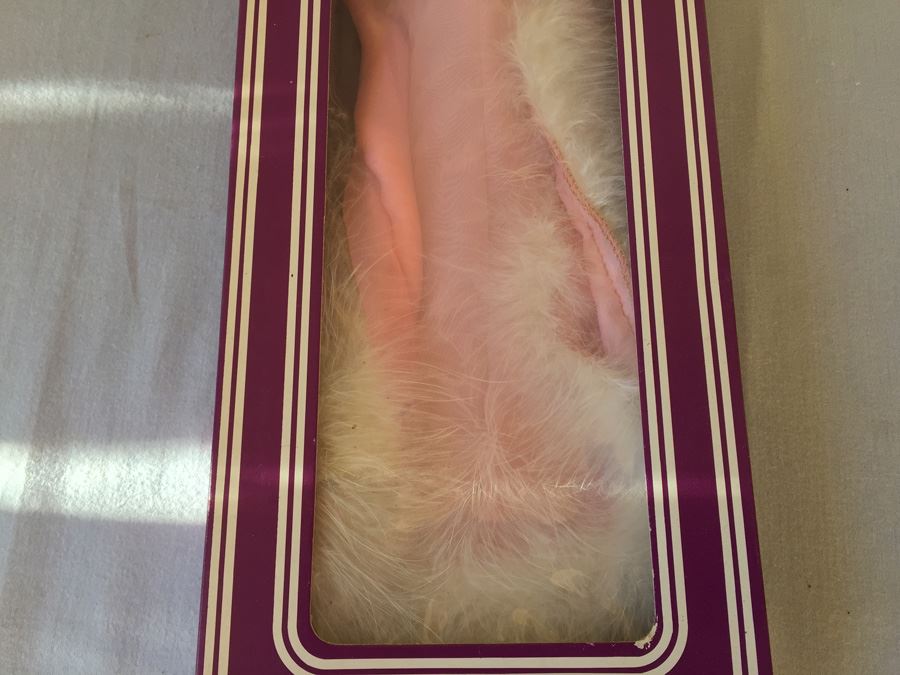 CHER Designer Collection Mego Designed By Bob Mackie Pink Fluff [Photo 5]