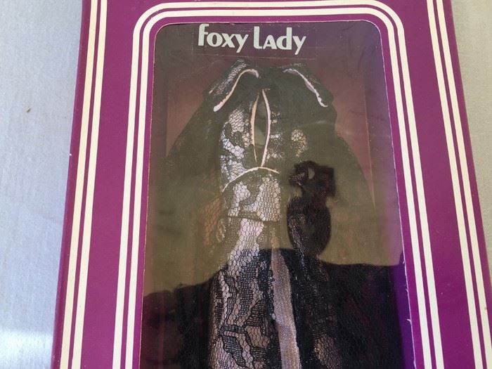 CHER Designer Collection Mego Designed By Bob Mackie Foxy Lady [Photo 4]