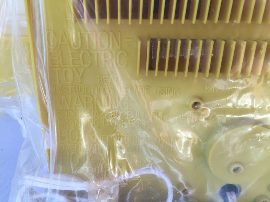 Easy-Bake Mini-Wave Oven Betty Crocker Kenner 1978 [Photo 10]