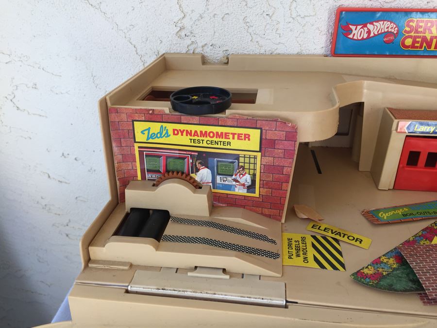 Hot Wheels Service Center Legs Are Missing And Some Of The Stickers Have Come Off Mattel 1979 [Photo 9]
