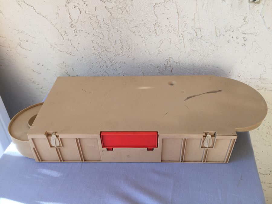 Hot Wheels Service Center Legs Are Missing And Some Of The Stickers Have Come Off Mattel 1979 [Photo 3]