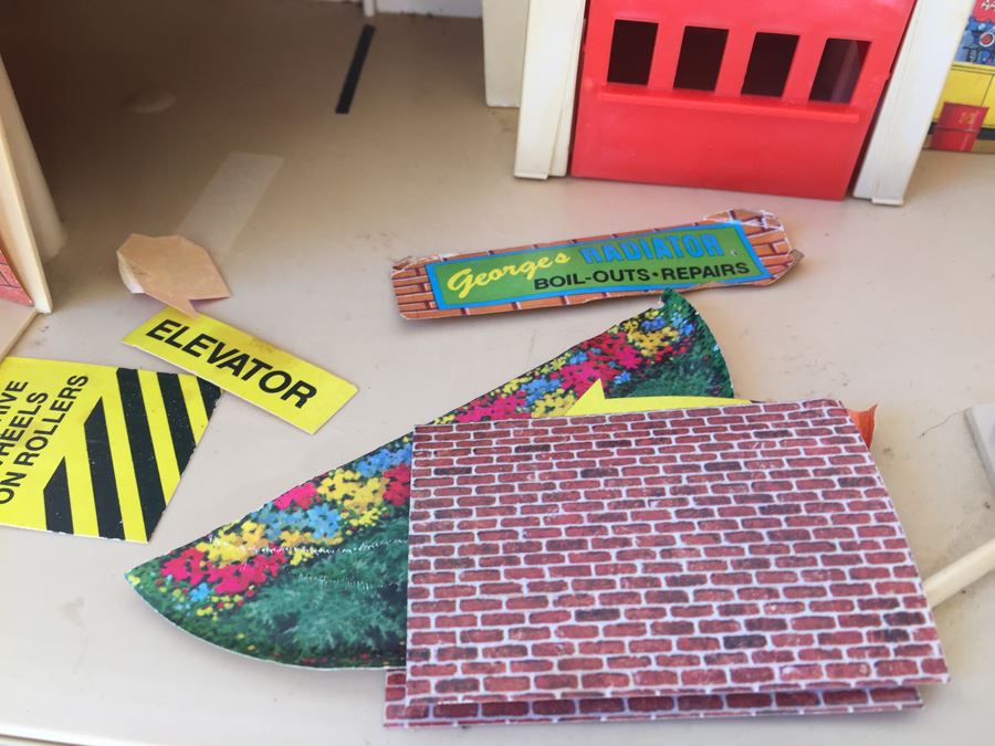 Hot Wheels Service Center Legs Are Missing And Some Of The Stickers Have Come Off Mattel 1979 [Photo 12]