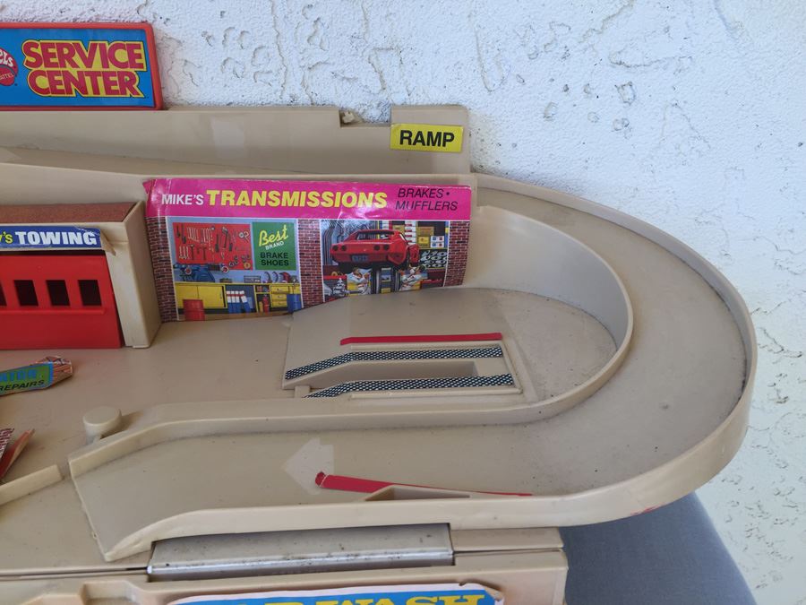 Hot Wheels Service Center Legs Are Missing And Some Of The Stickers Have Come Off Mattel 1979 [Photo 8]