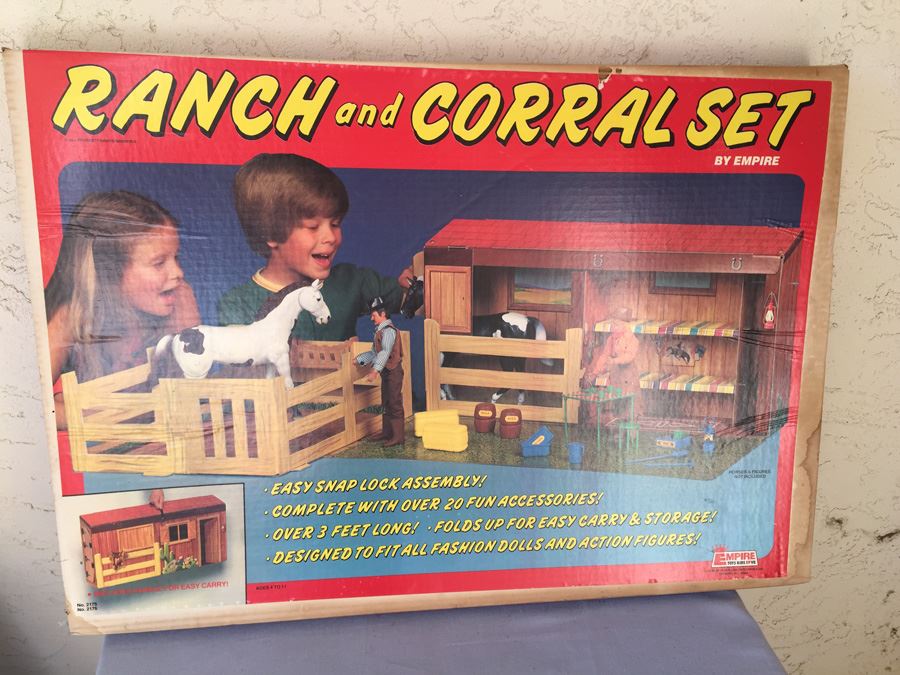 Ranch And Corral Set New In Box By Empire Toys 1977