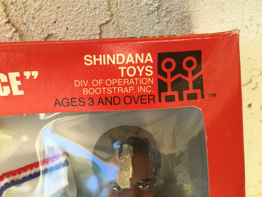 O. J. Simpson The Juice 9 1/2 Inch Action Figure Super Pro Set 26 Pieces New In Box Shindana Toys 1975 [Photo 6]