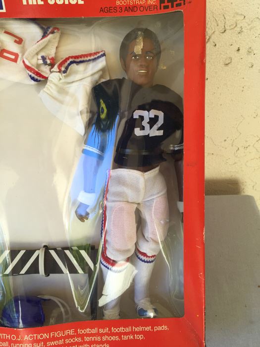 O. J. Simpson The Juice 9 1/2 Inch Action Figure Super Pro Set 26 Pieces New In Box Shindana Toys 1975 [Photo 7]