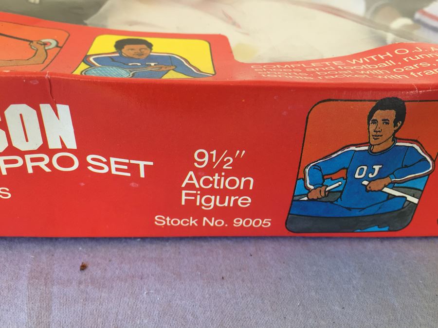 O. J. Simpson The Juice 9 1/2 Inch Action Figure Super Pro Set 26 Pieces New In Box Shindana Toys 1975 [Photo 12]