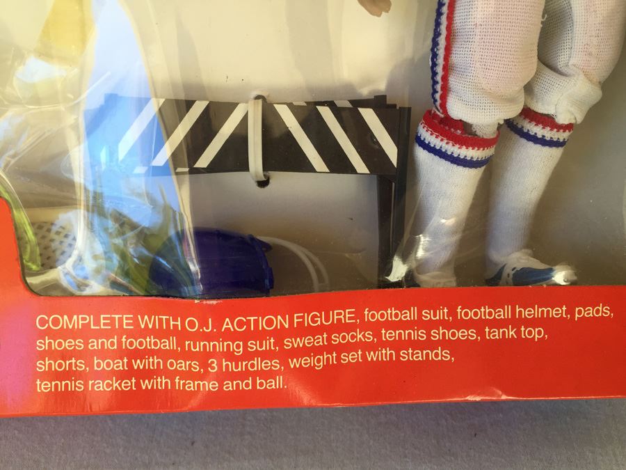 O. J. Simpson The Juice 9 1/2 Inch Action Figure Super Pro Set 26 Pieces New In Box Shindana Toys 1975 [Photo 8]