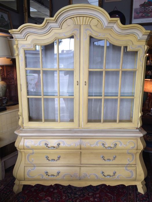 Drexel French Provincial China Cabinet W Lights
