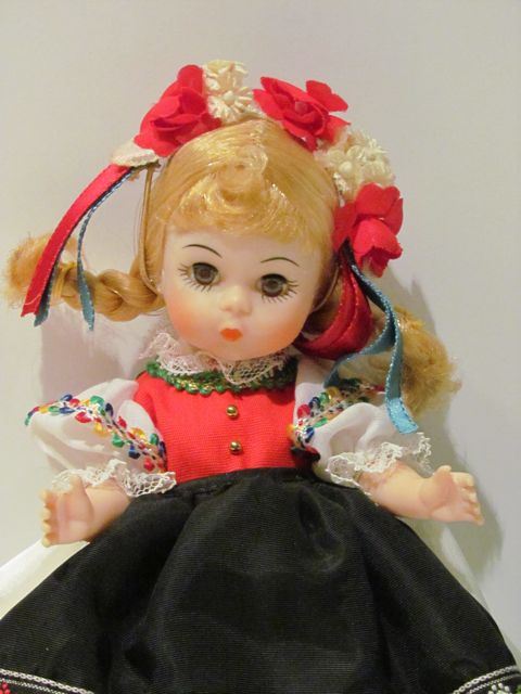 Madame Alexander 8' International Dolls Set of 9 [Photo 13]