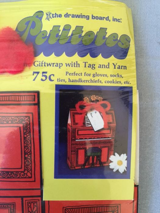 Huge Lot Of Vintage Petitotes Giftwrap With Tag And Yarn New Sealed [Photo 11]