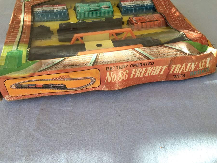 Battery Operated HAJI Japan Litho Freight Train Set With Bridge New In Box No. 3286 [Photo 11]