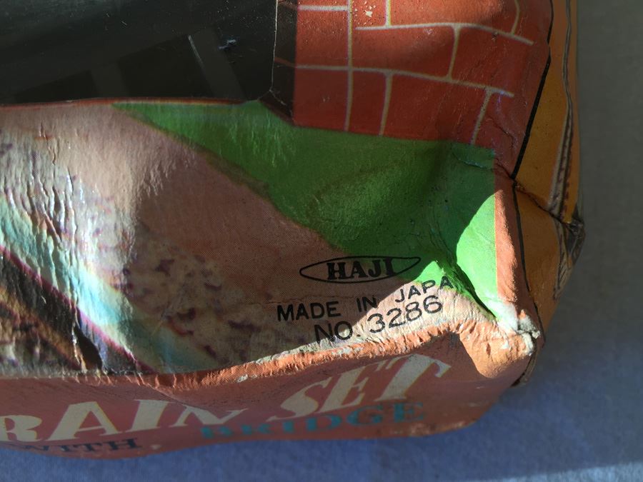 Battery Operated HAJI Japan Litho Freight Train Set With Bridge New In Box No. 3286 [Photo 10]