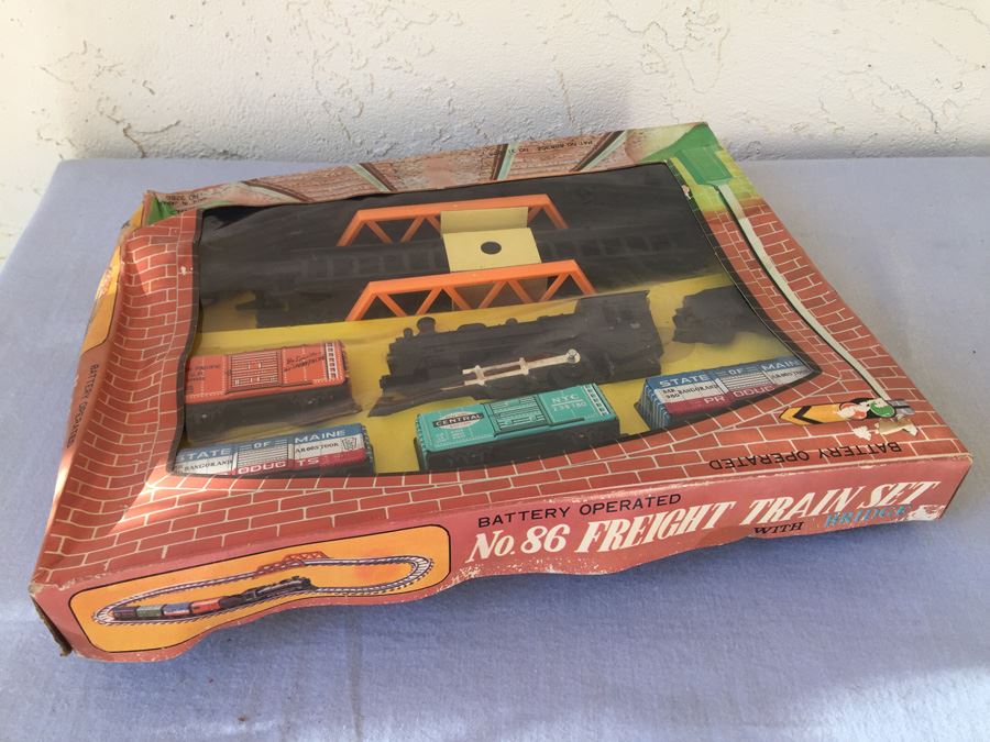 Battery Operated HAJI Japan Litho Freight Train Set With Bridge New In Box No. 3286 [Photo 13]