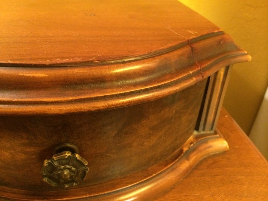 Small Vintage Vanity - Missing Mirror [Photo 6]