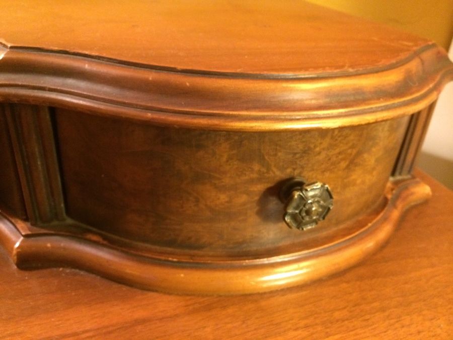 Small Vintage Vanity - Missing Mirror [Photo 7]