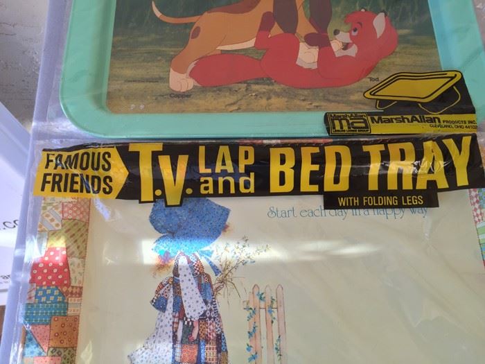 (2) T.V. Lap And Bed Tray Folding Table New Walt Disney's The Fox And The Hound And Holly Hobbie [Photo 6]