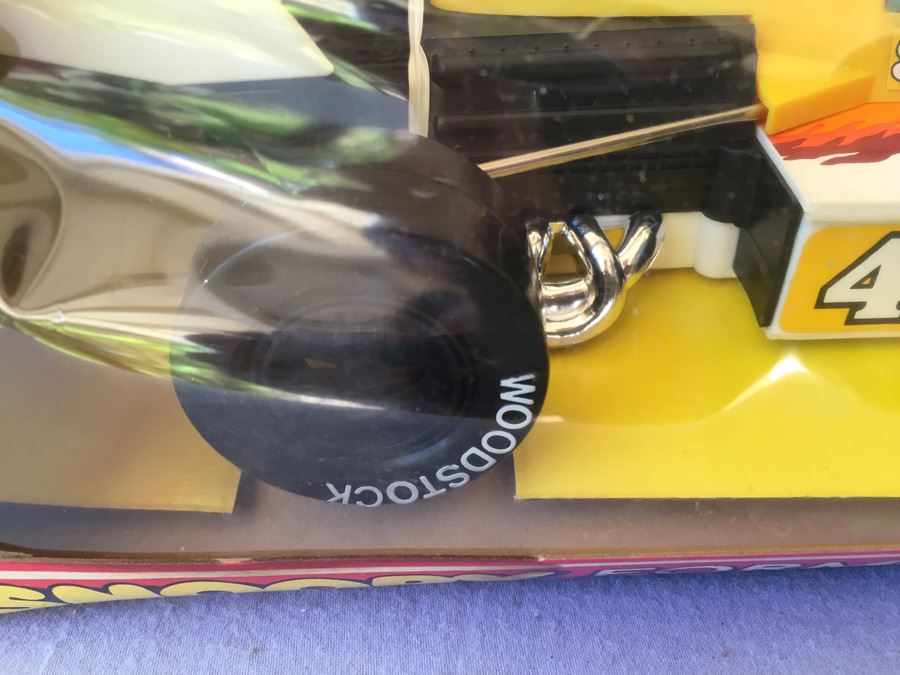 Vintage SNOOPY Formula-1 Battery Powered Racing Car New In Box Aviva Hasbro [Photo 8]