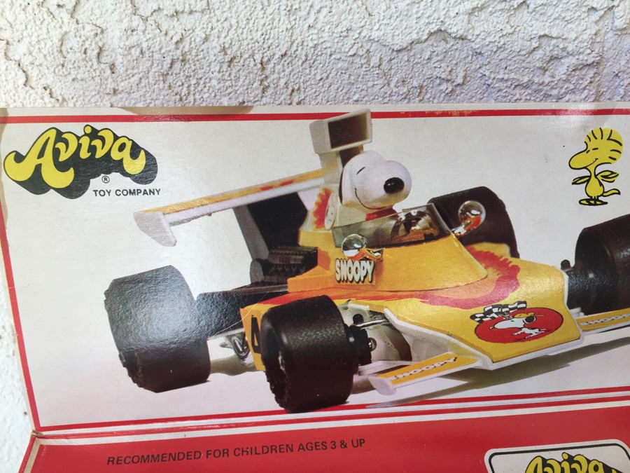 Vintage SNOOPY Formula-1 Battery Powered Racing Car New In Box Aviva Hasbro [Photo 2]