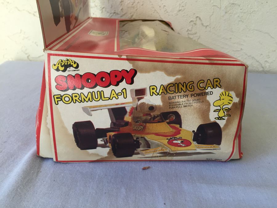 Vintage SNOOPY Formula-1 Battery Powered Racing Car New In Box Aviva Hasbro [Photo 11]