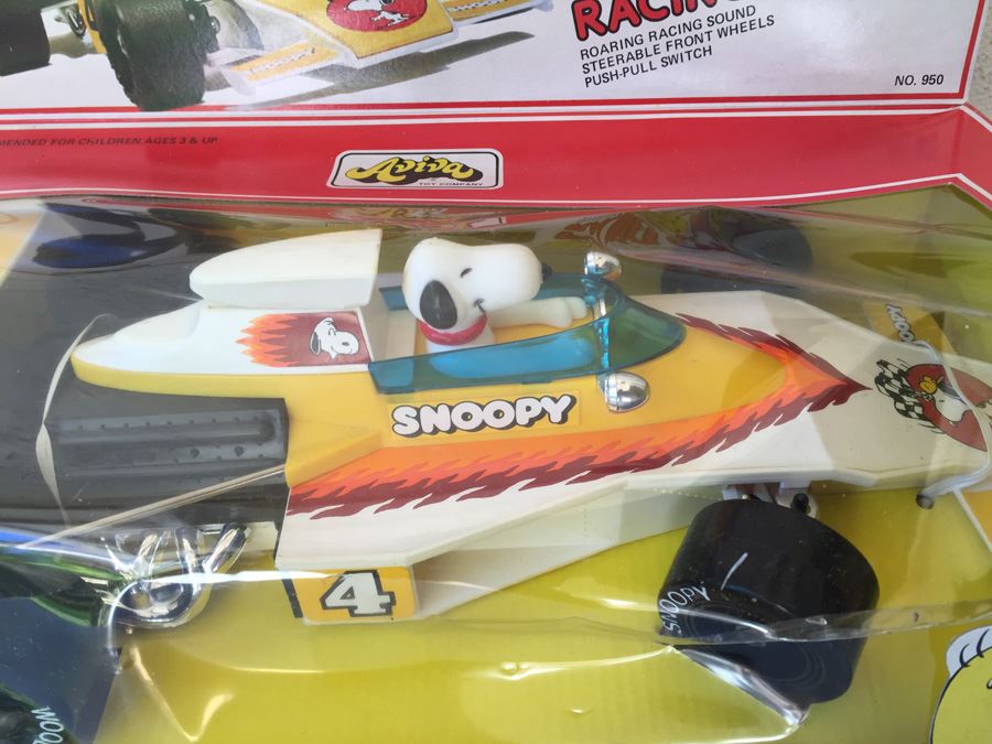 Vintage SNOOPY Formula-1 Battery Powered Racing Car New In Box Aviva Hasbro [Photo 3]