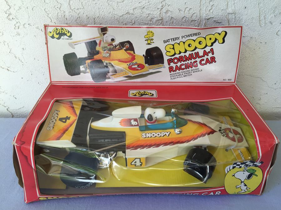 Vintage SNOOPY Formula-1 Battery Powered Racing Car New In Box Aviva Hasbro [Photo 1]