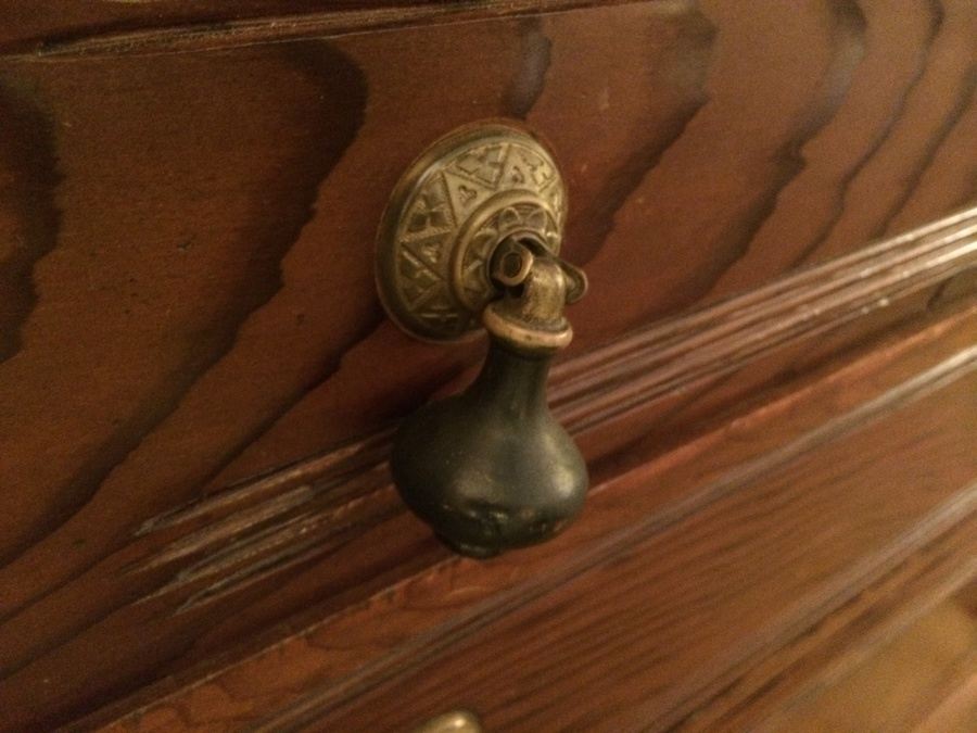 Vintage 3-Drawer Dresser on Casters [Photo 3]