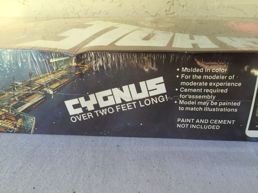 Walt Disney Studios' The Black Hole Cygnus 2 Foot Long Model Kit Sealed New In Box MPC 1979 Rare [Photo 12]